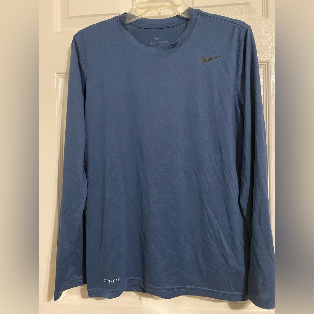 The Nike Tee DRI-FIT Nike Long Sleeves
